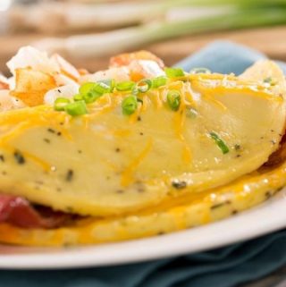 Ham, Cheddar, and Chives Omelet