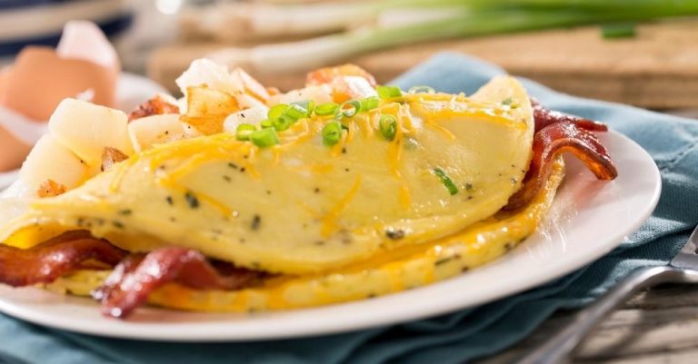 Ham, Cheddar, and Chives Omelet