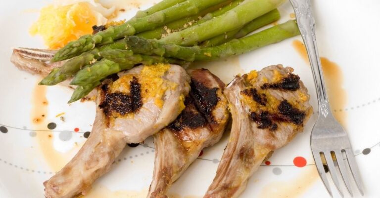 Seared Lamb Chops with Asparagus