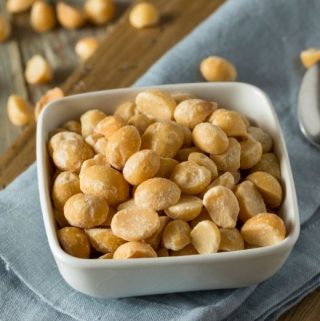 Curry-Roasted Macadamia Nuts