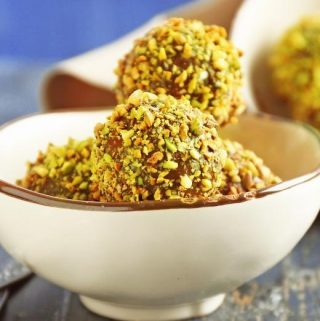 Pistachio Cocoa Balls