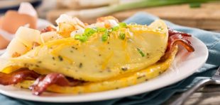 Ham, Cheddar, and Chives Omelet